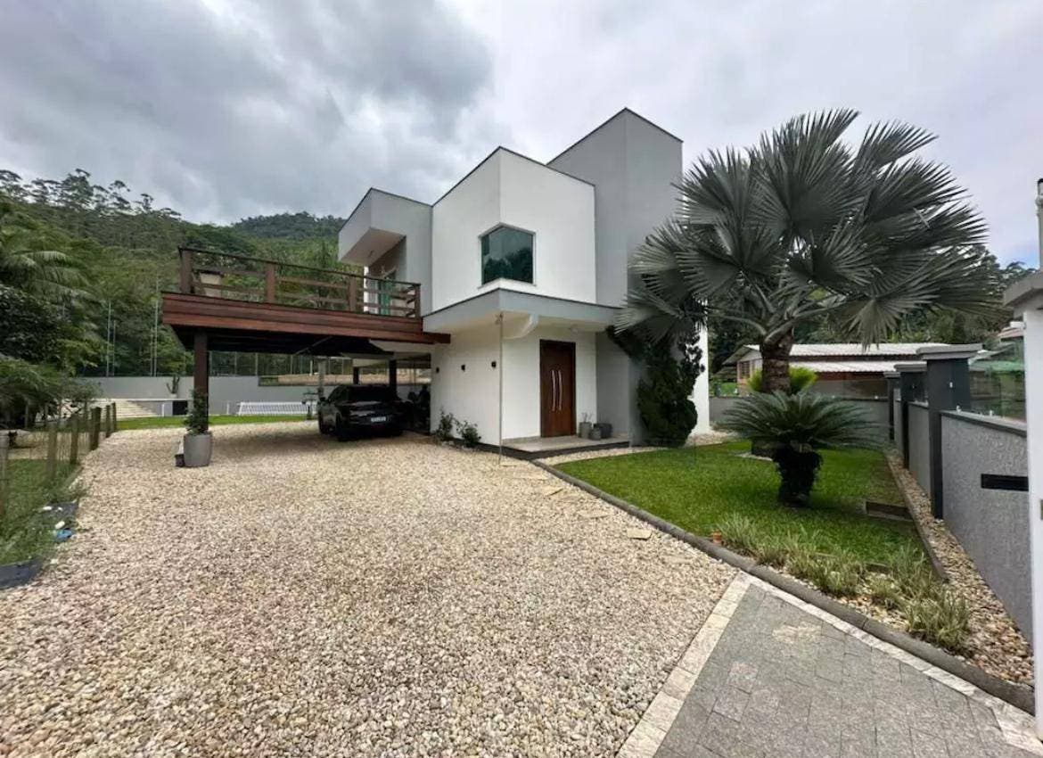 CASA NA ILHA DA FIGUEIRA COM PISCINA - Casa em Ilha da Figueira, Jaraguá do Sul - à venda - Brisa Sul Imóveis