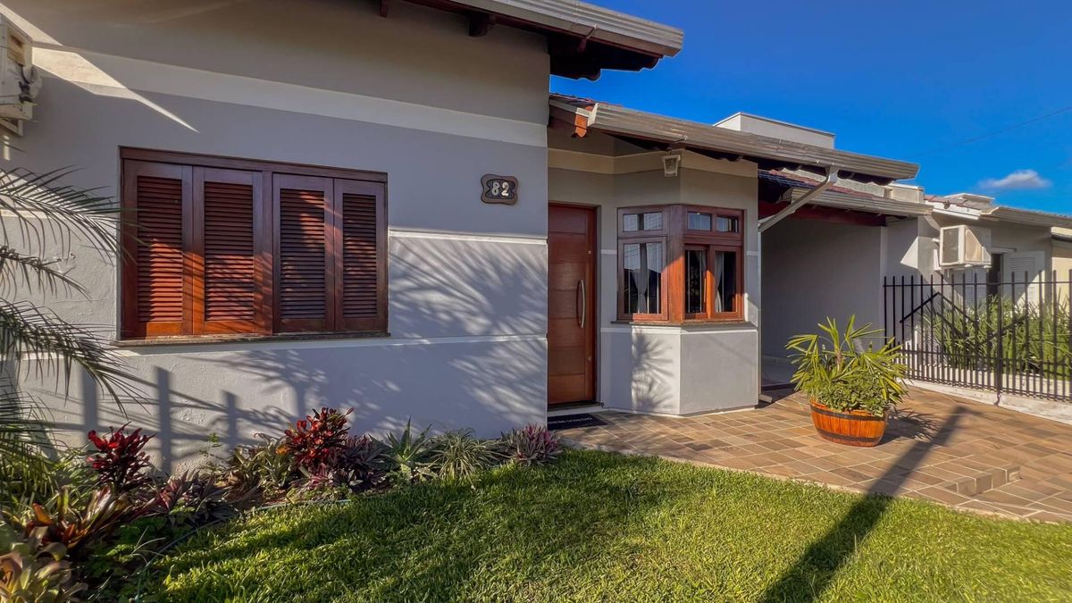 Casa com 2 dormitórios e piscina à venda no Jardim Riva - Portão/RS - Casa em Jardim Riva, Portão - à venda - UNICA NEGOCIOS IMOBILIARIOS LTDA