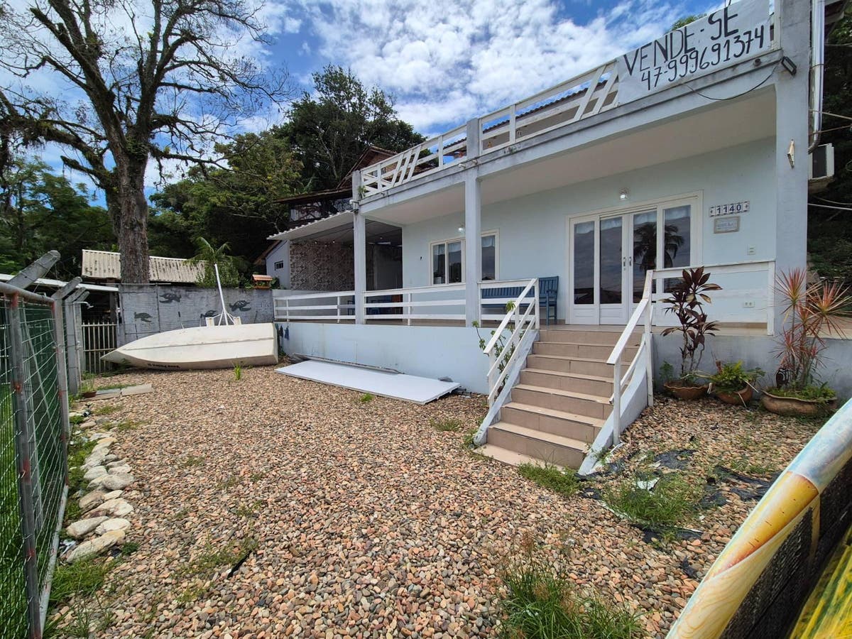 Casa à Venda, 3 Quartos Sendo 1 Suíte, 4 Vagas, Praia Armação Itapocorói, Penha-Sc. - Casa em Itapocoroi, Penha - à venda - I3 CORRETORES ASSOCIADOS S/S
