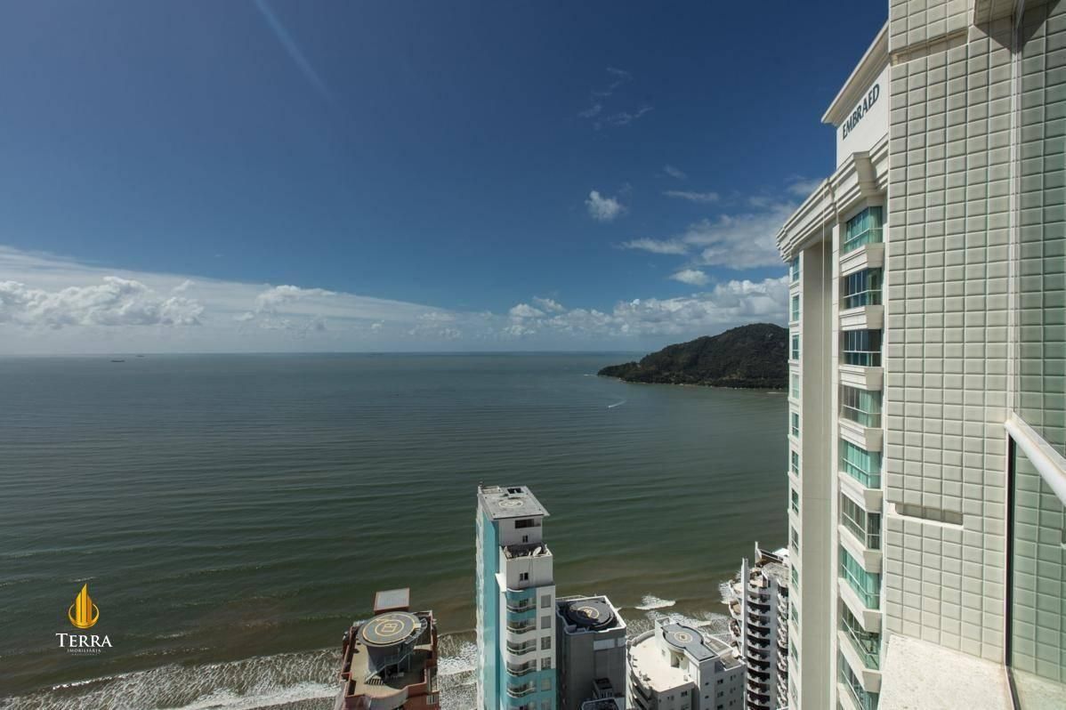 Apartamento a venda no Edifício Villa Serena no Centro em Balneário Camboriú. - Apartamento em Centro, Balneário Camboriú - à venda - IMOBILIÁRIA TERRA ITAJAI LTDA