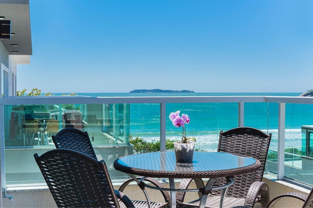 COBERTURA COM VISTA MAR E 3 SUÍTES PARA LOCAÇÃO DE TEMPORADA NA PRAIA DE CANTO GRANDE EM BOMBINHAS/SC - COD1723 - Cobertura em Canto Grande, Bombinhas - para temporada - PRIME INVESTIMENTOS