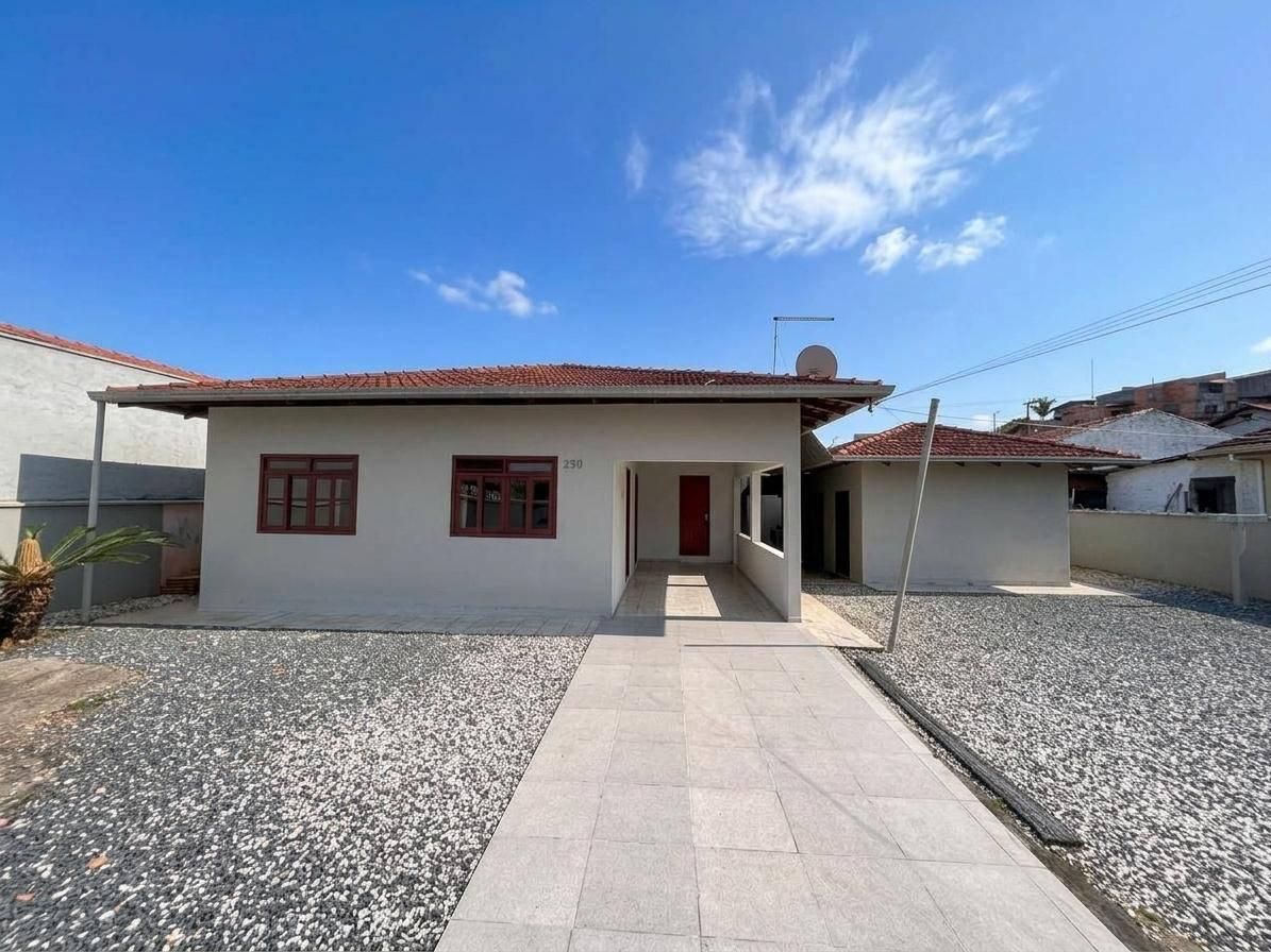 Casa com 3 quartos para Locação, Santa Terezinha - Gaspar - Casa em Santa Terezinha, Gaspar - para locação - Tomio Imoveis Ltda