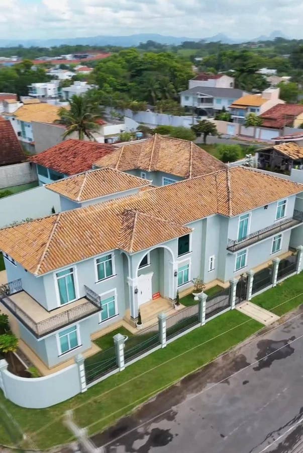 Mansão Estilo Americana 6 Quartos, Sendo 4 Suítes - Duplex em Morada do Sol, Vila Velha - à venda - Kaca Imoveis LTDA