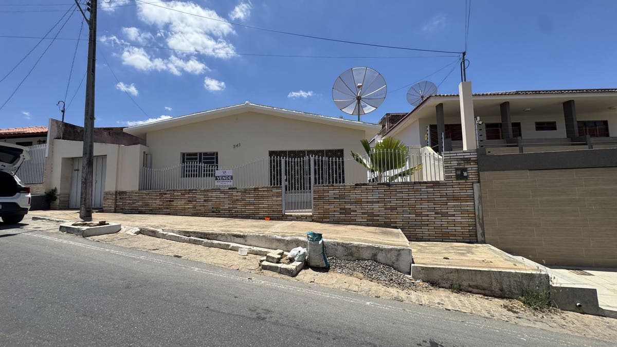 Casa Central - Casa em Centro, Cajazeiras - à venda - V5 IMOBILIÁRIA