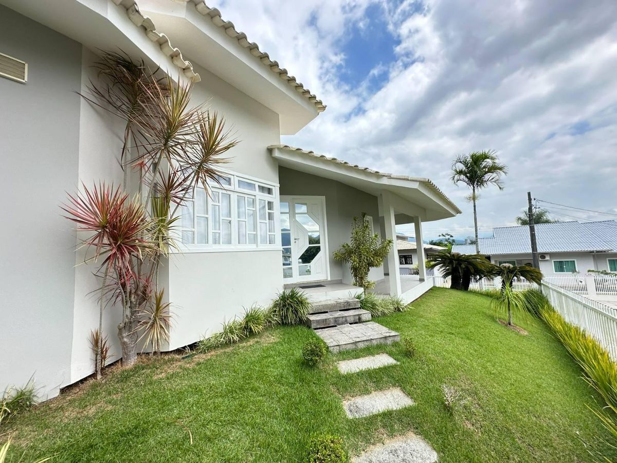 CASA COM SUÍTE + 2 QUARTOS, VILA NOVA - Casa em Vila Nova, Jaraguá do Sul - à venda - IMOB Imóveis