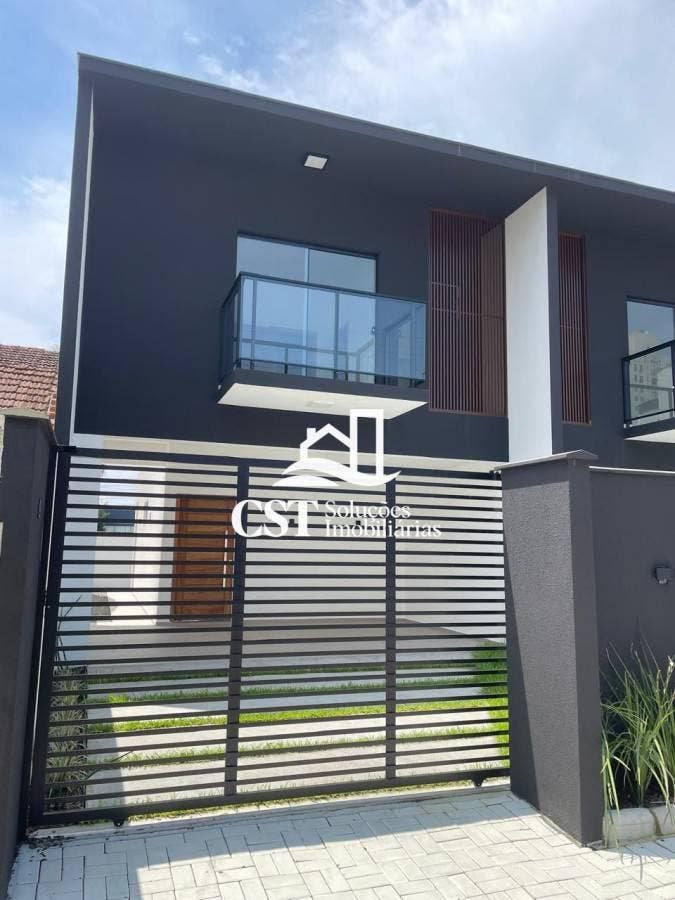 CASA COM 02 QUARTOS SENDO 01 SUÍTE NO BAIRRO ITACOLOMI - Barra Velha/SC - Sobrado em Itacolomi, Balneário Piçarras - à venda - CST SOLUÇÕES IMOBILIARIA LTDA