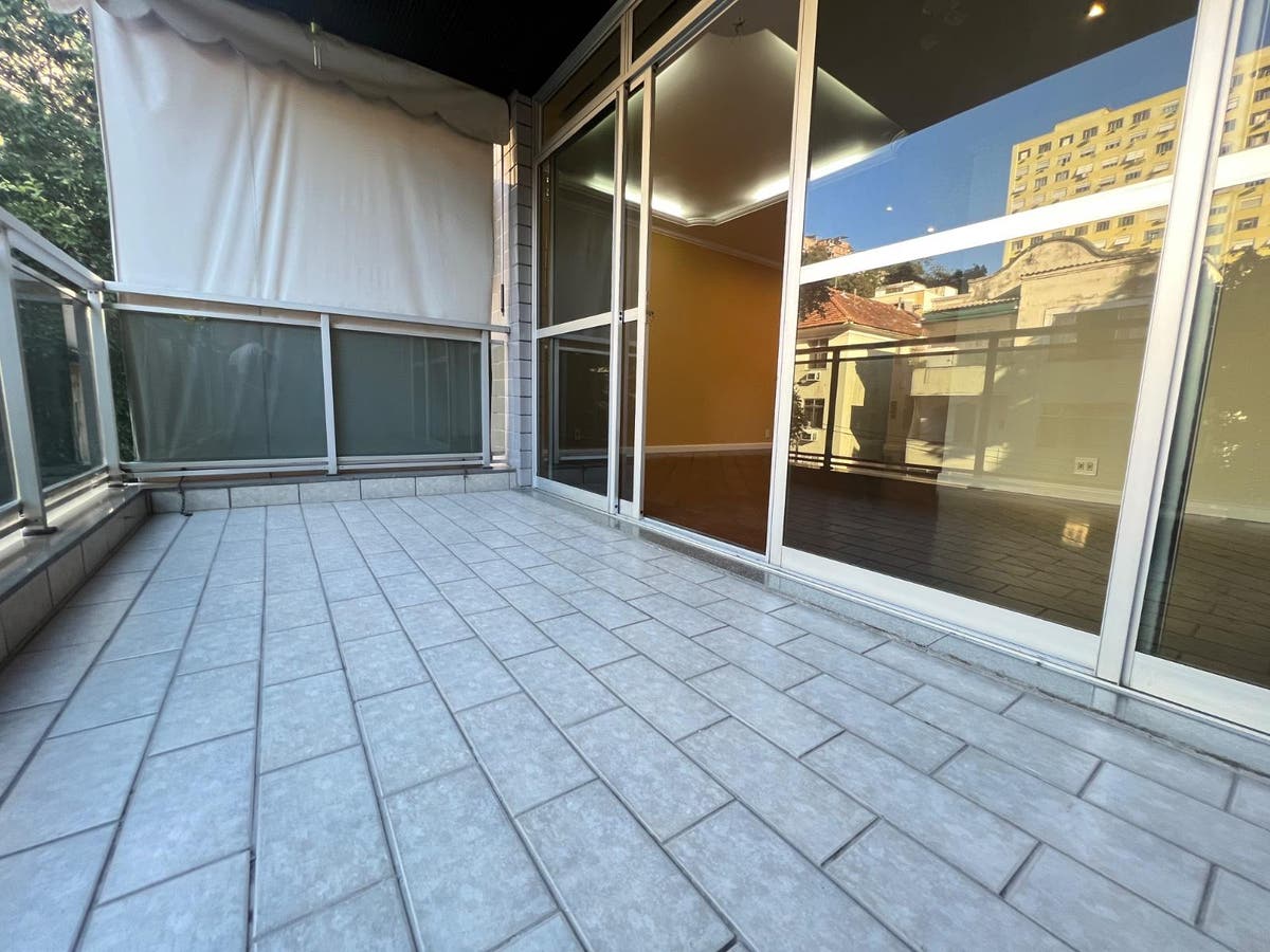 Apartamento, varanda, sala em 2 ambintes, 3 quartos sendo 1 suíte, banheiro social, copa cozinha, dependência completa, 2 vagas de garagem - Rua Delgado de Carvalho - Tijuca - Apartamento em Tijuca, Rio de Janeiro - à venda - MIGUEZ IMOBILIÁRIA