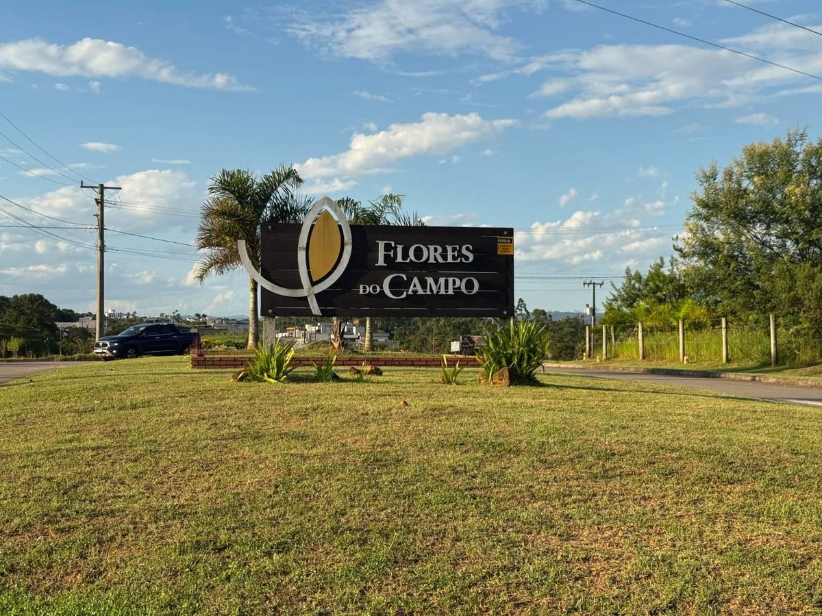 Terreno de esquina no loteamento Flores do Campo, Criciúma - Lote/Terreno em Condomínio - à venda - Corretor Avaliador Luiz Soares Menegat