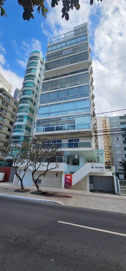 APARTAMENTO A VENDA NA AVENIDA ATLÂNTICA NA REGIÃO CENTRAL COM SACADA PANORÂMICA