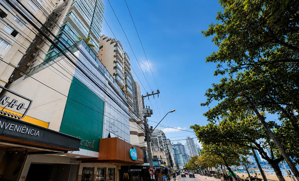 Apartamento à Venda FRENTE MAR no Edifício Austral no Centro em Balneário Camboriú - Apartamento em Centro, Balneário Camboriú - à venda - WOW Imobiliária Ltda