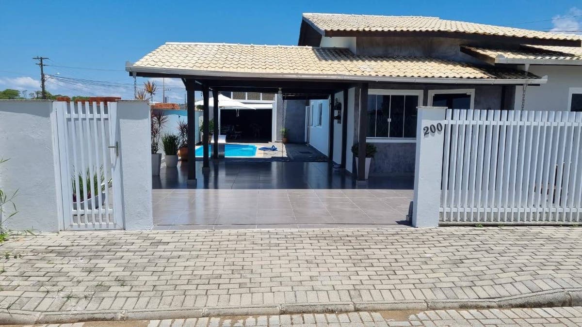Casa com piscina, suíte e galpão de 180m próximo da lagoa Barra Velha SC - Casa em Quinta dos Açorianos, Barra Velha - à venda - Manacá Negócios Imobiliários