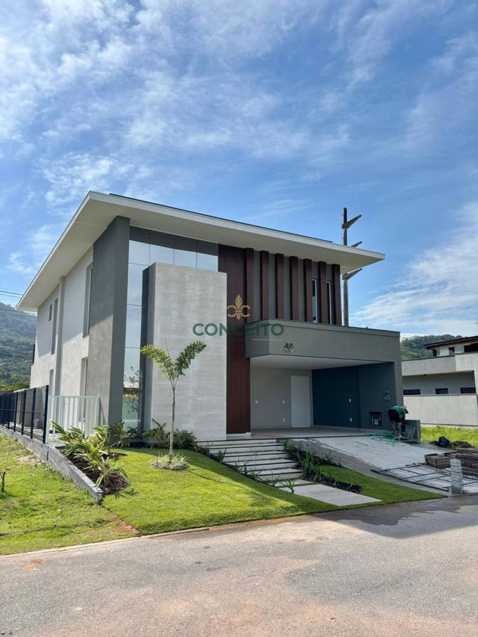 Casa alto padrão a venda no Condomínio Reserva da Pedra, com 4 Quartos suítes, e metragem de 275m² - Casa em Pedra Branca, Palhoça - à venda - Conceito Imóveis