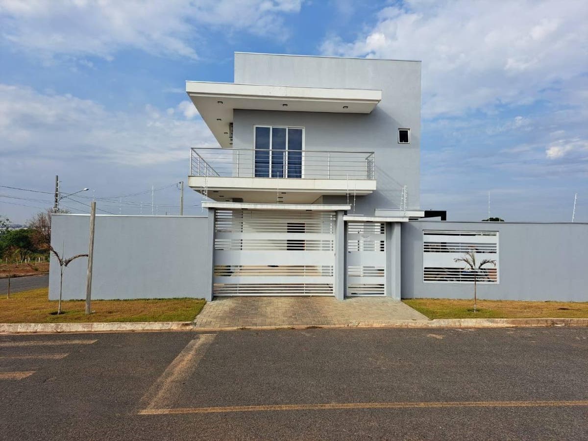 Sobrado com 3 quartos, 3 suítes