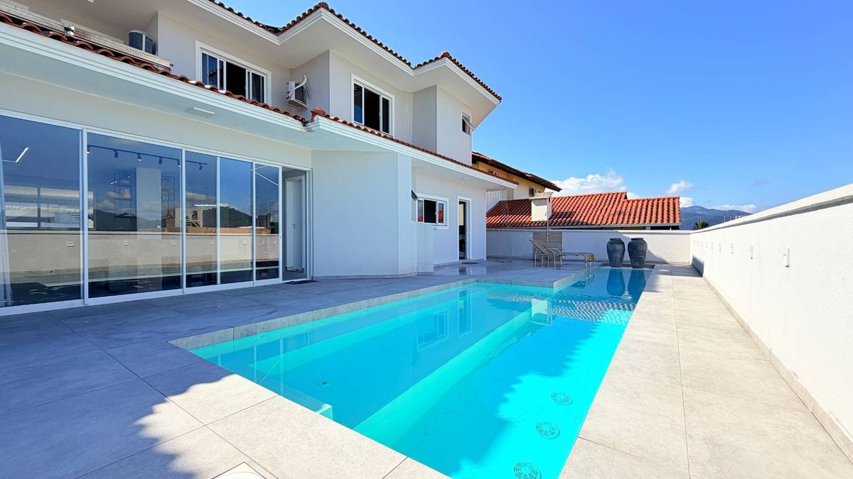 CASA DE ALTO PADRÃO NO BAIRRO AMIZADE - Casa em Amizade, Jaraguá do Sul - à venda - Brisa Sul Imóveis