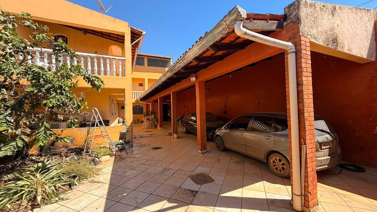 SOBRADO À VENDA – QNM 40 CONJUNTO P | 3 QUARTOS | SUÍTE COM BANHEIRA | FINANCIÁVEL - Sobrado em Taguatinga Norte (Taguatinga), Brasília - à venda - Milton Aparecido Correa