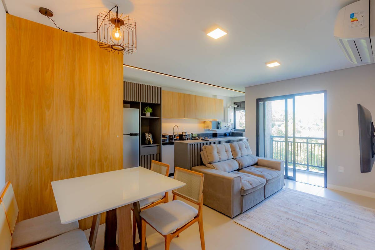 Apartamento mobiliado com 2 suítes à venda na Praia dos Amores - Apartamento em Praia dos Amores, Balneário Camboriú - à venda - Desc Imóveis
