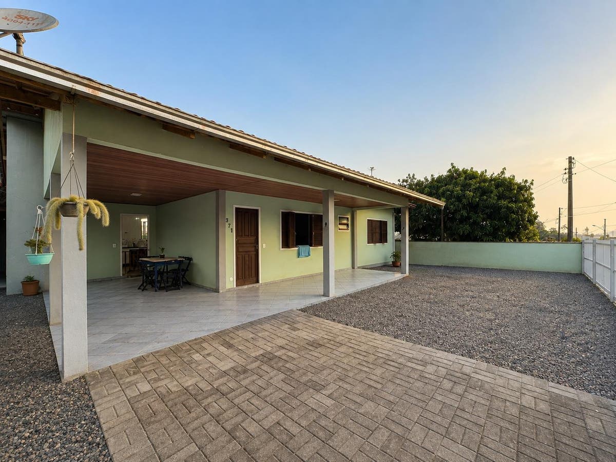 Casa na Praia de Itajuba em Barra Velha, SC. 700 metros do mar - Casa em Itajuba, Barra Velha - à venda - Imobiliária De Porto