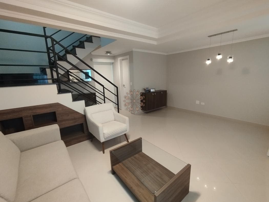 SOBRADO NO BAIRRO SANTA FELICIDADE EM CONDOMINIO COM 3 QUARTOS E JARDIM! - Sobrado em Santa Felicidade, Curitiba - à venda - SCHAEFER IMOVEIS LTDA