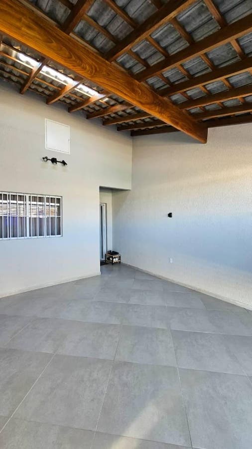 Não há fachada visível na imagem fornecida, apenas interior.
