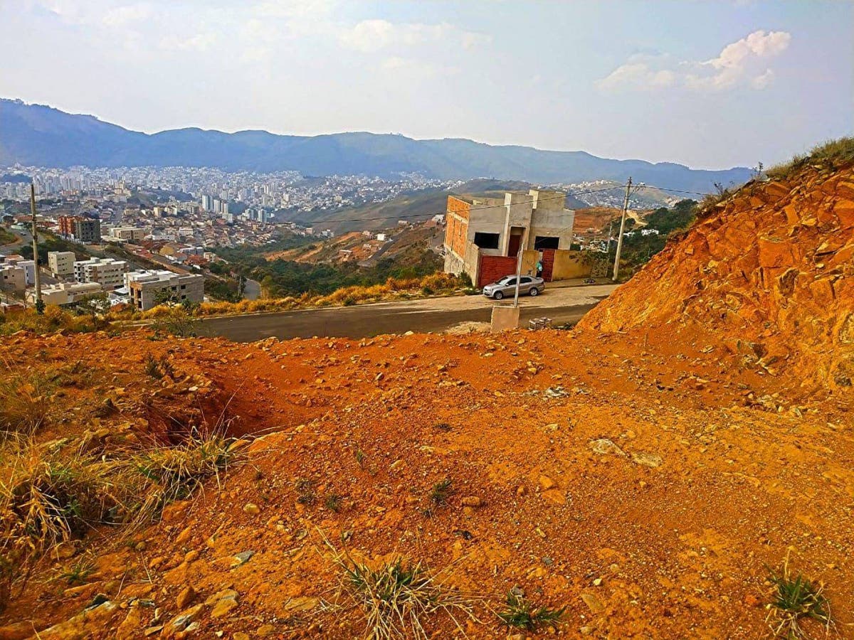 Terreno à venda, 355 m² por R$ 190.000,00 - Jardim Bandeirantes - Poços de Caldas/MG - Lote/Terreno em Jardim Bandeirantes, Poços de Caldas - à venda - Lago e Cunha Imóveis