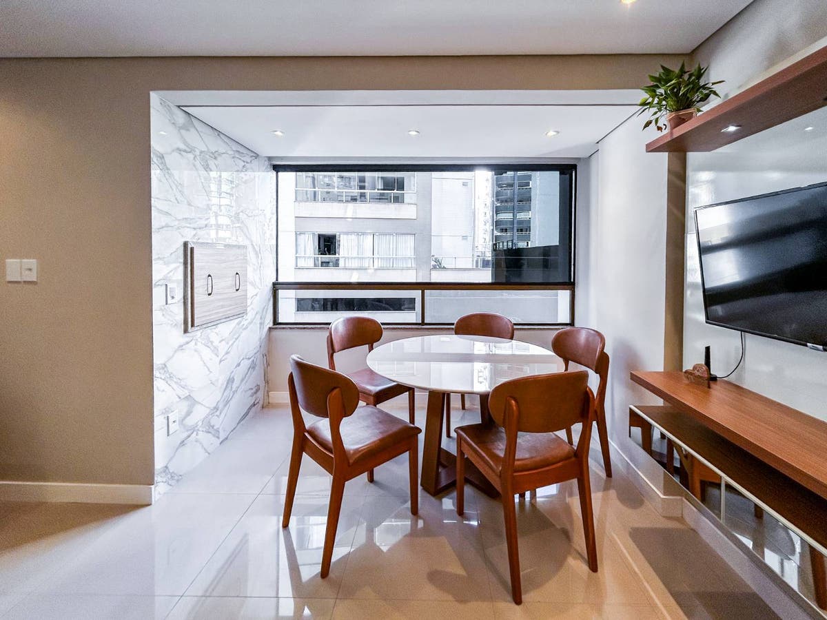 Apartamento Mobiliado com 2 Dormitórios à Venda no Centro/Sul de Balneário Camboriú - Apartamento em Centro, Balneário Camboriú - à venda - Desc Imóveis