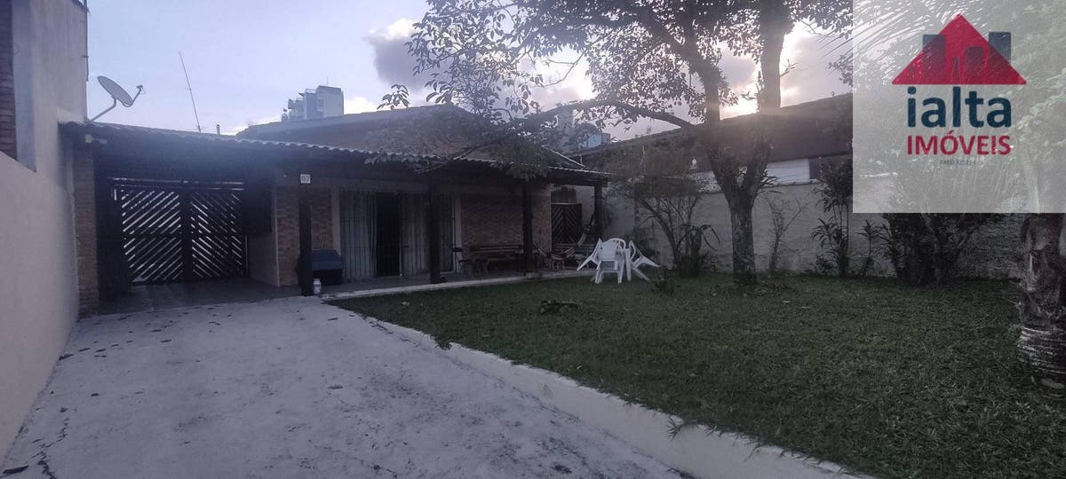 Casa térrea no centro de Caraguatatuba - Apartamento em Centro, Caraguatatuba - à venda - IALTA IMOVEIS LTDA