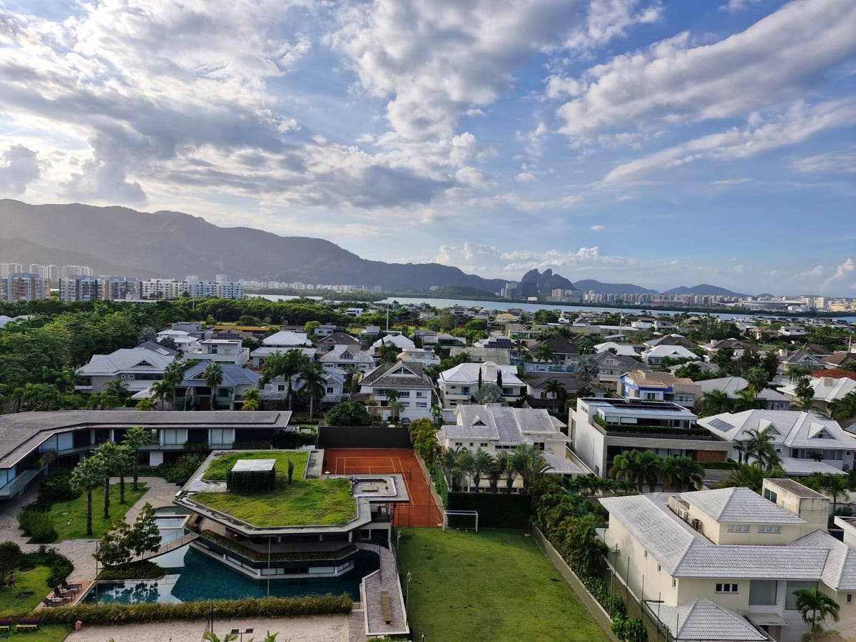 Apartamento para Alugar em Condomínio na Barra com 4 Suites e Vista para Lagoa - Apartamento em Barra da Tijuca, Rio de Janeiro - para locação - Ativa Imobiliária LTDA