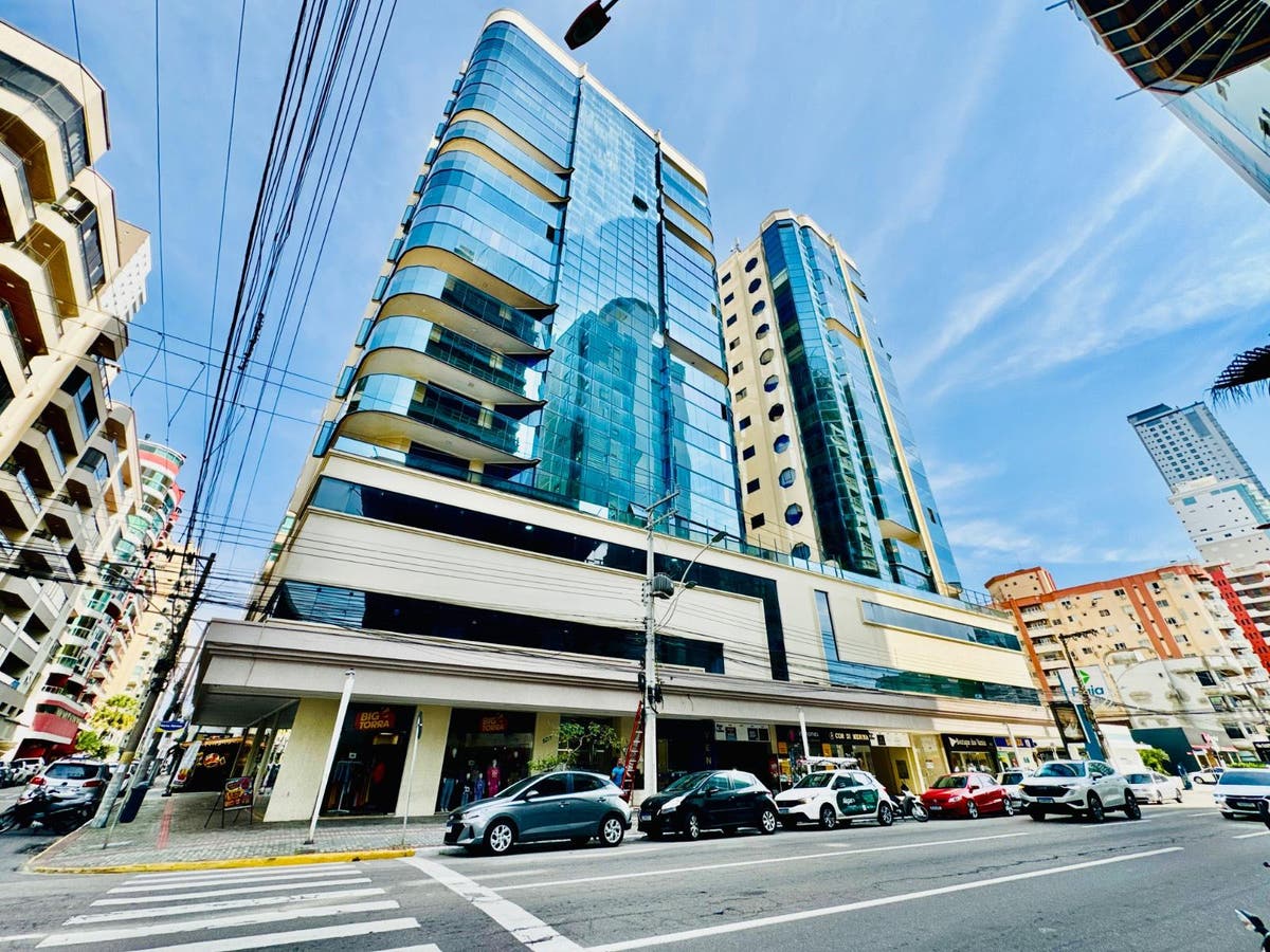Apartamento para Alugar em Itapema | 3 Suítes com Vista Mar — Meia Praia - Apartamento em Meia Praia, Itapema - para locação - Portal Imóveis Itapema