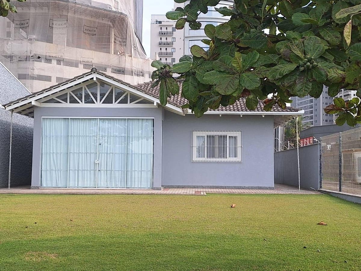 Casa de frente para o mar, com pé na areia, com 3 dormitórios - Perequê - Porto Belo/SC - Casa em Pereque, Porto Belo - à venda - Proposta Imobiliária