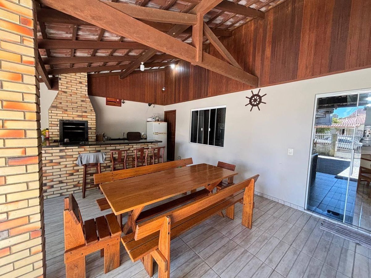 Casa 4 Dormitórios Praia de Bombas Bombinhas SC - Casa em Bombas, Bombinhas - à venda - Imobiliária Rota do Sol