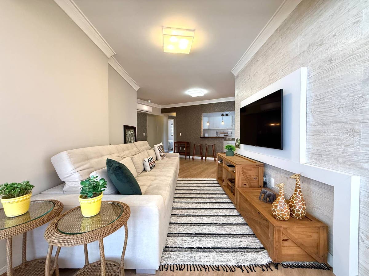 Apartamento Mobiliado com 3 Dormitórios para Vender na Barra Sul em Balneário Camboriu - Apartamento em Centro, Balneário Camboriú - à venda - Desc Imóveis