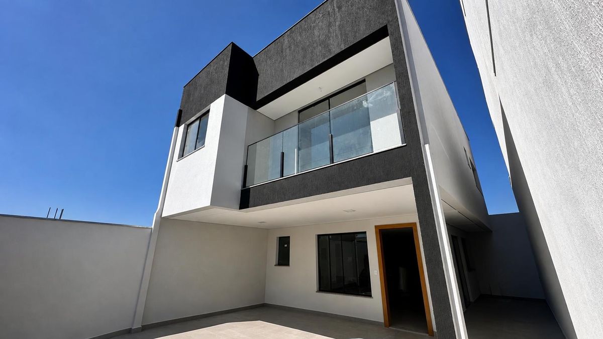 Linda Casa Duplex com 3 Quartos – Guarujá Mansões | Betim - Duplex em Guarujá Mansões, Betim - à venda - Via M Empreendimentos Imobiliários Ltda