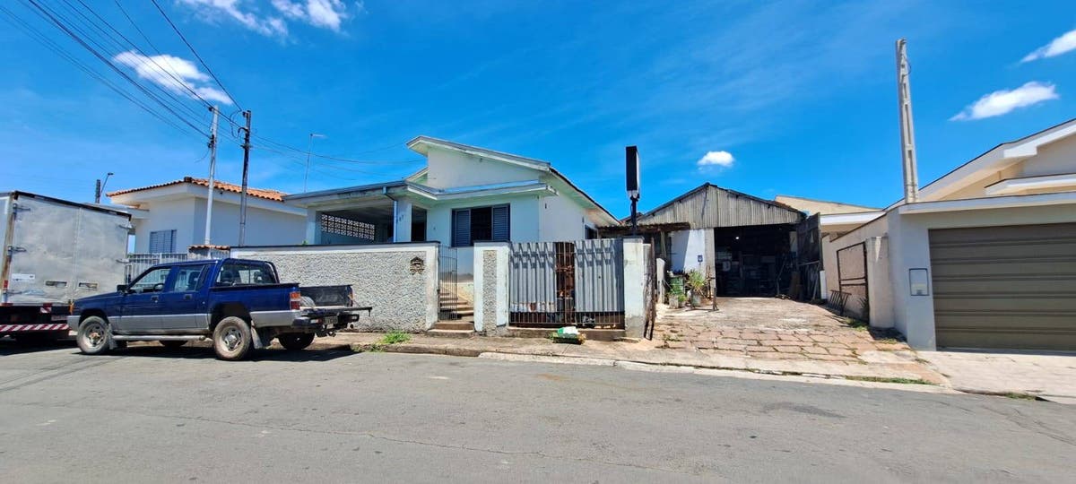 CASA E BARRACAO - Casa em Vila Valentin, São João da Boa Vista - à venda - BOCOLI IMÓVEIS