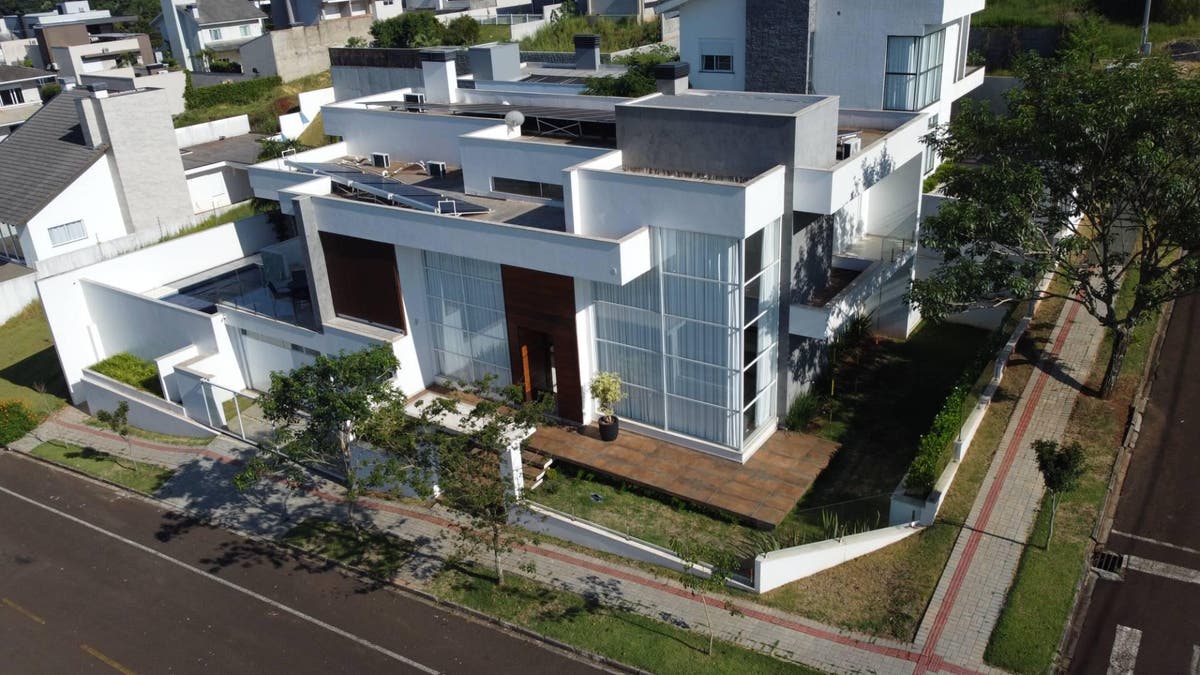Casa Alto Padrão - 3 Suites e 1 Dormitório - La Salle - Casa em La Salle, Pato Branco - à venda - Imobiliária Uniq