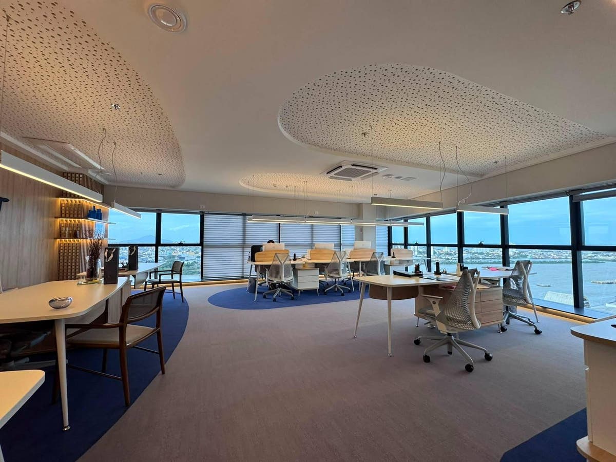 SALA COMERCIAL À VENDA NO ABSOLUTE BUSINESS & HOTEL — SEU NOVO ENDEREÇO PARA GRANDES NEGÓCIOS - Salas Comerciais em Centro, Itajaí - à venda - IMOBILIÁRIA TERRA ITAJAI LTDA