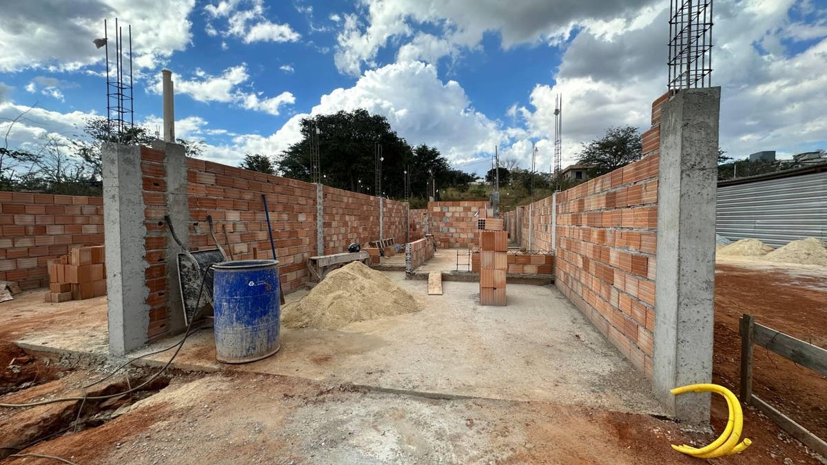 Linda Casa Geminada em Construção – 3 Quartos com Suíte - Casa Geminada em Tiradentes, Betim - à venda - Via M Empreendimentos Imobiliários Ltda