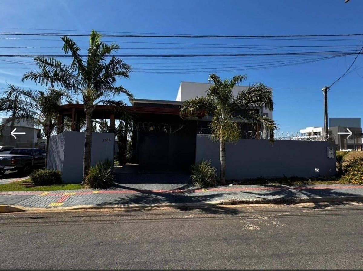 Casa com 4 quartos, 3 suítes