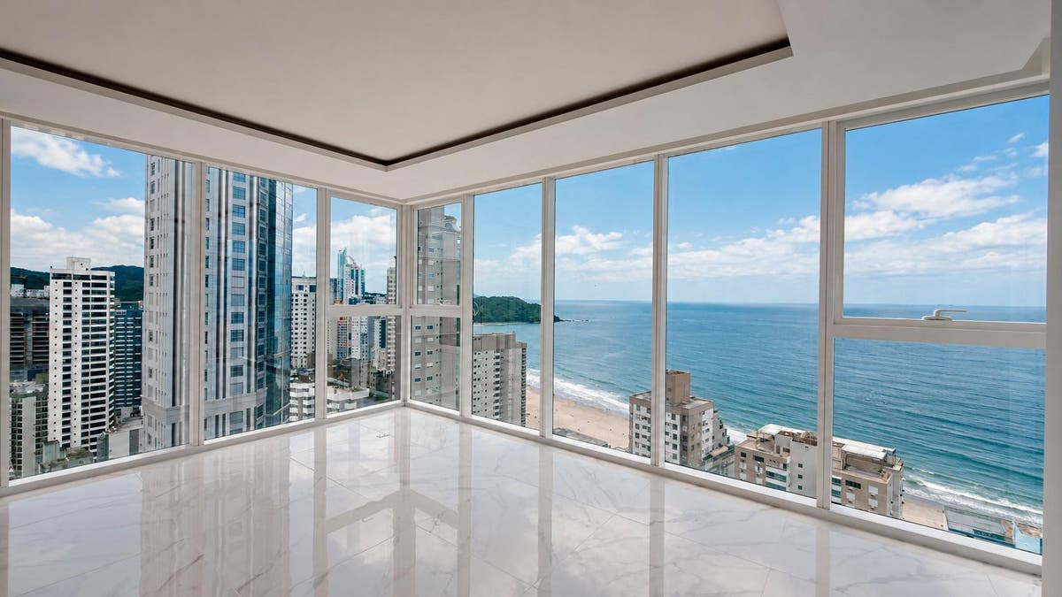 Apartamento novo à venda, vista mar, 4 suítes, quatro vagas de garagem (duas duplas), no GRAND PLACE TOWER, centro de Balneário Camboriú SC - Apartamento em Centro, Balneário Camboriú - à venda - I3 CORRETORES ASSOCIADOS S/S