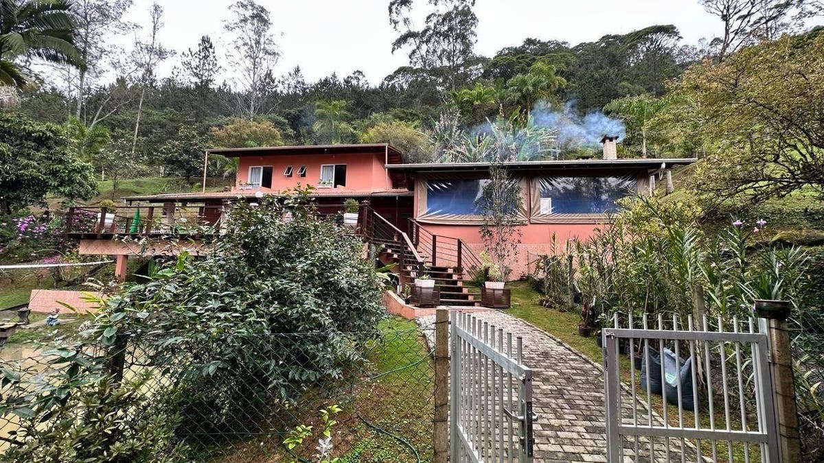 SÍTIO MOBILIADO COM 2 CASAS EM BLUMENAU - Sítio em Velha, Blumenau - à venda - Grupo LRS Imóveis