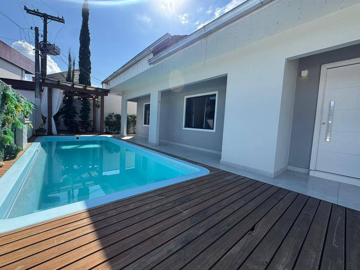 Casa com 4 quartos sendo 1 suíte à venda, com área total de 301.50m² e 250.00m² de área privativa por R$ 1.080.000,00 - Jaraguá Esquerdo - Jaraguá do Sul - SC - Casa em Jaraguá Esquerdo, Jaraguá do Sul - à venda - Imobiliária Piermann