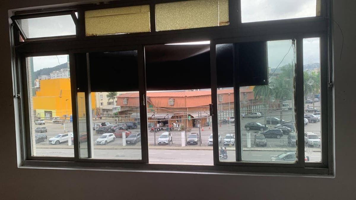 Salão Comercial pronto para alugar!! - Comercial em Encruzilhada, Santos - para locação - Aliança Imóveis Gonzaga LTDA
