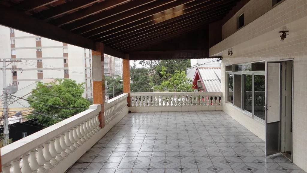 VENDA OU LOCAÇÃO - LINDA CASA - 2 SALÕES COMERCIAIS - VILA MADALENA - LOCALIZAÇÃO PRIVILEGIADA - Sobrado em Vila Madalena, São Paulo - para locação e à venda - Um Imóvel