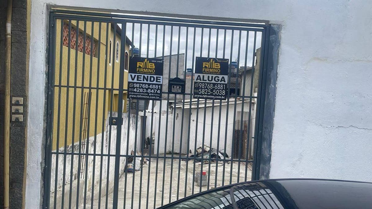 CASA COM 2 CÔMODOS, QUARTO E COZINHA - Casa em Jardim Rosana, São Paulo - à venda - Imobiliária RB FIRMINO