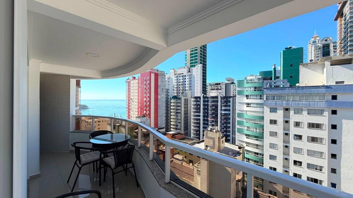 Apartamento Quadra mar no Edifício Barcelona com 3 Dormitórios no Centro de Balneário Camboriú - Apartamento em Centro, Balneário Camboriú - à venda - Rah Imóveis & Incorporadora