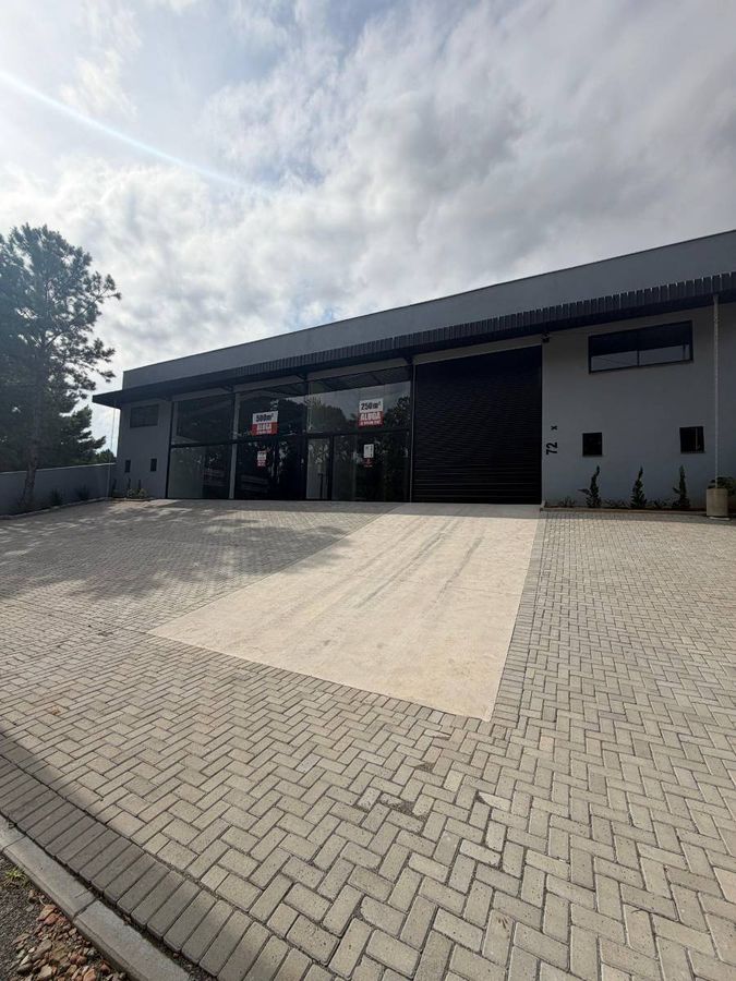 Galpão Amplo com 749 m² em Nereu Ramos - Galpão em Nereu Ramos, Jaraguá do Sul - para locação - CONSTRUTORA O.R. LTDA