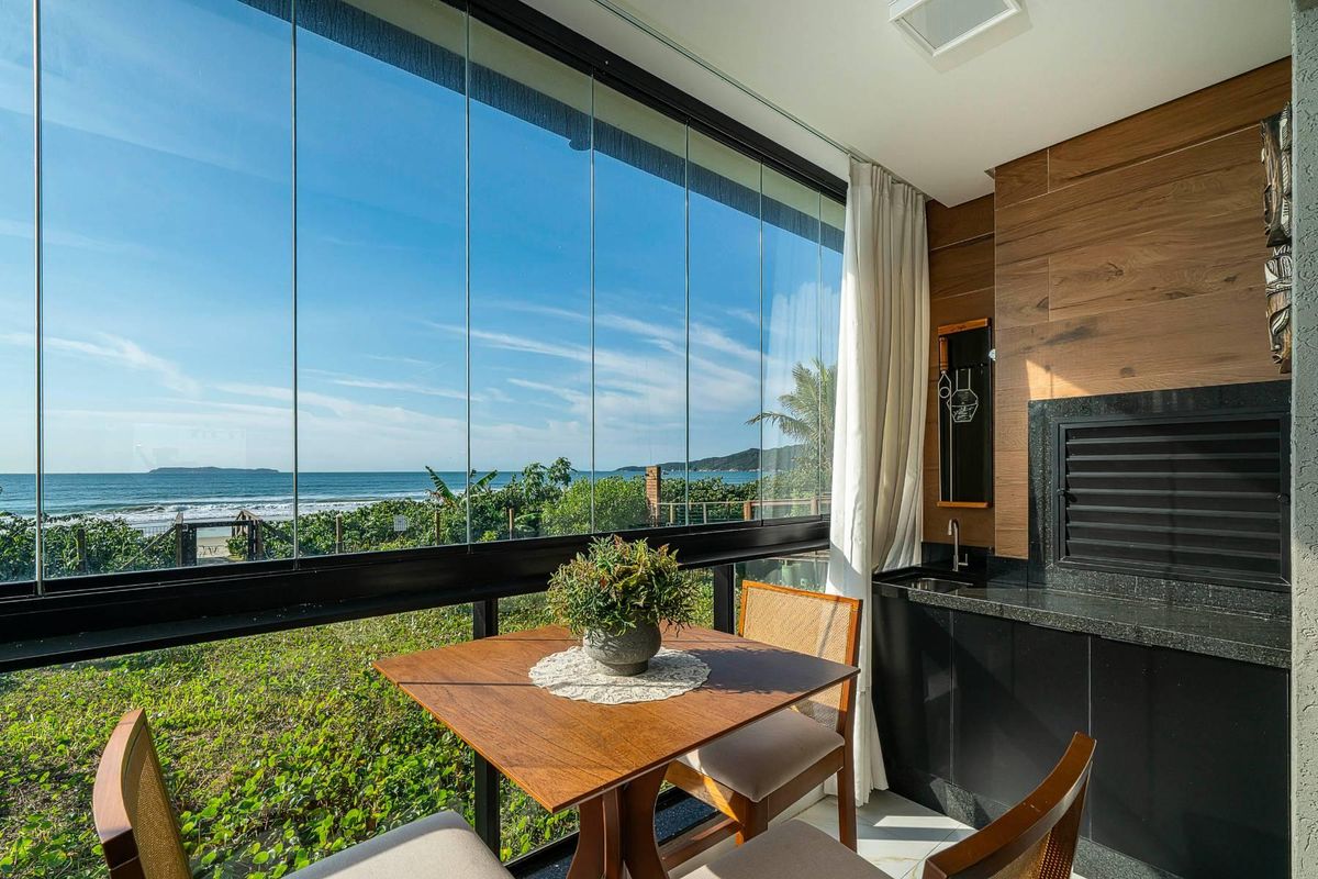 Residencial Galatéia Apartamento 3 suítes frente mar à venda Praia de Mariscal Bombinhas SC - Apartamento em Mariscal, Bombinhas - à venda - Imobiliária Rota do Sol