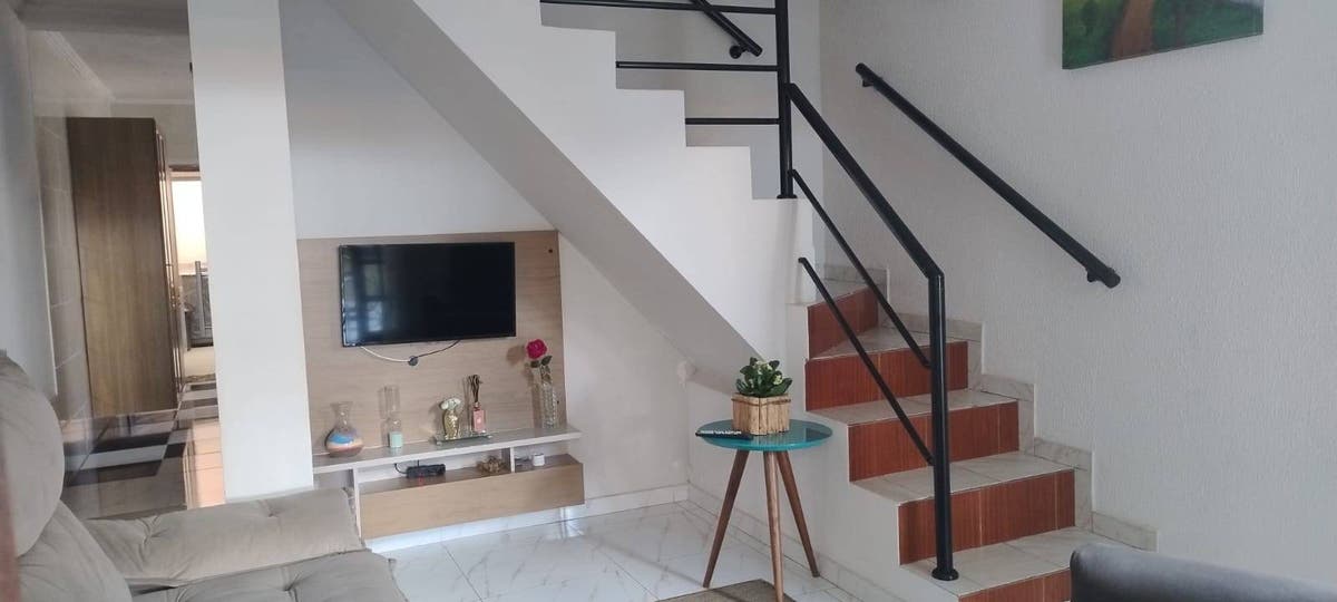 Sobrado com 2 Quartos à Venda, Triângulo - Pindamonhangaba - Sobrado em Triângulo, Pindamonhangaba - à venda - EDSON DERRICO IMOVEIS LTDA
