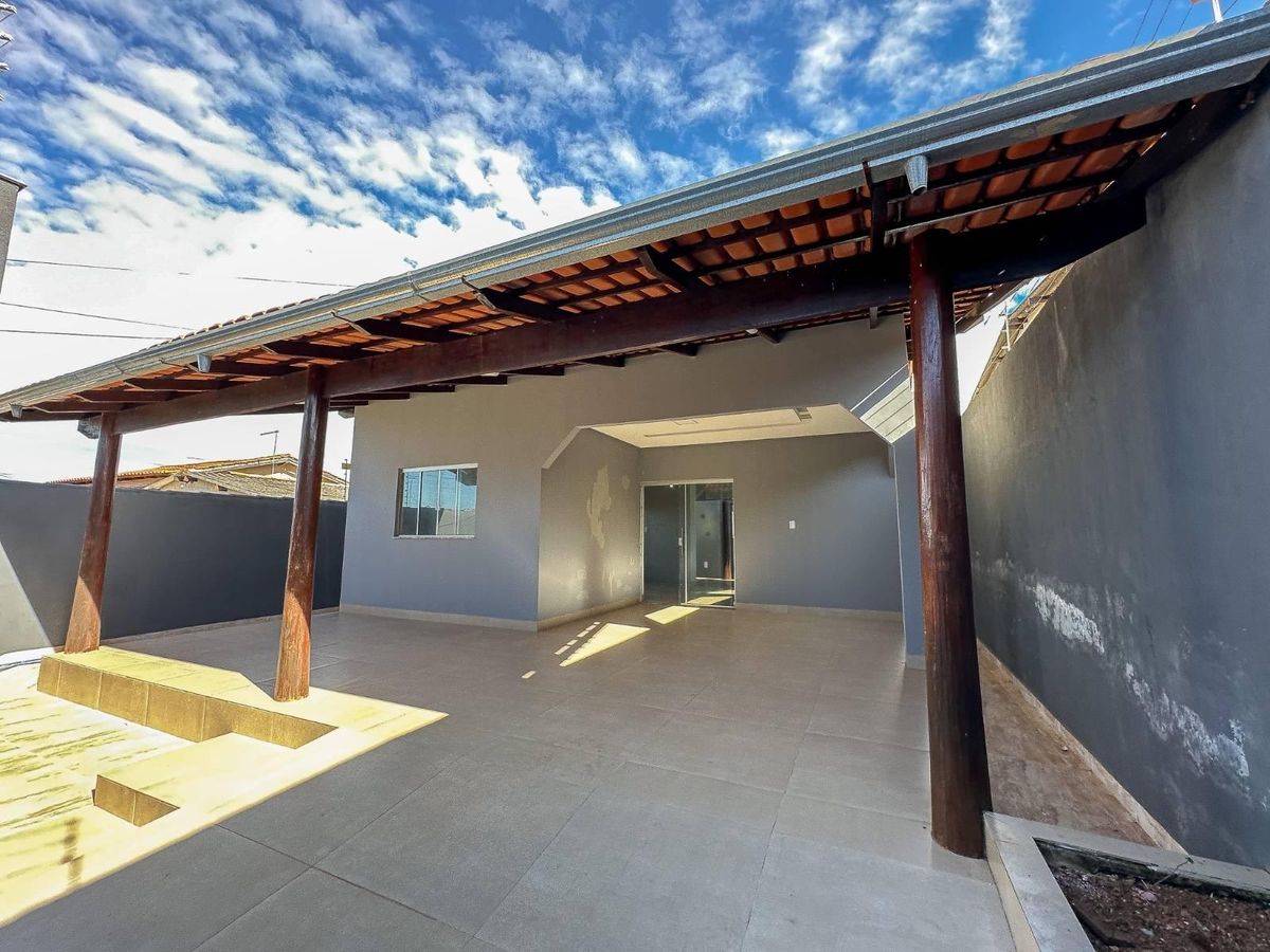 Casa com 4 Quartos e Piscina no Itamaraty 2ª Etapa - Anápolis/GO - Casa em Itamaraty 2ª Etapa, Anápolis - à venda - DOMUS IMOBILIARIA LTDA