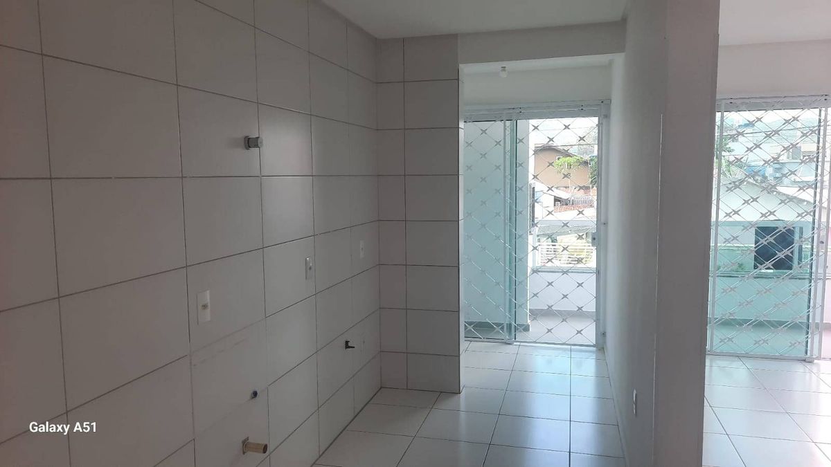 Aluguel Apartamento com 02 dormitórios Bairro Lídia Duarte - Apartamento em Lídia Duarte, Camboriú - para locação - Ilaini Imóveis