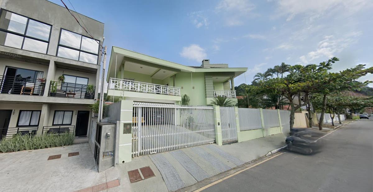 🏖 Casa Alto Padrão à Venda – Praia dos Amores, Balneário Camboriú - Casa em Praia dos Amores, Balneário Camboriú - à venda - GJ Imóveis LTDA